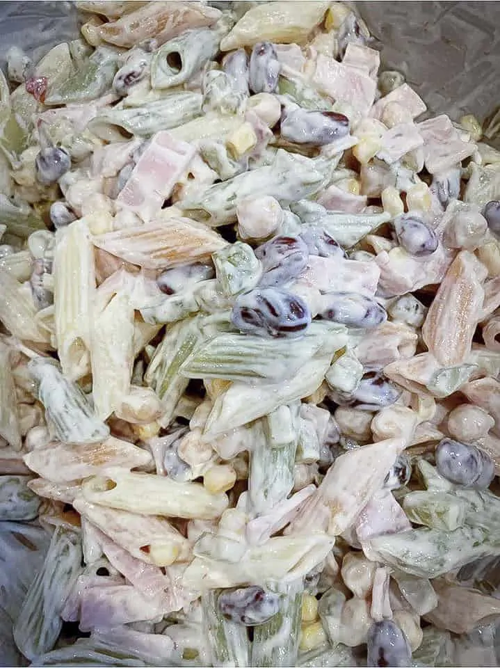 salata paste5 Salata Aperitiv Penne Tricolor cu Maioneza