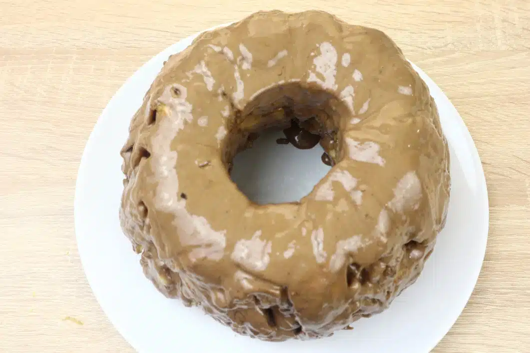 Tarta cu mere si topping de ciocolata
