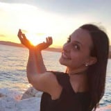 Poza de profil a lui Nicola Elena