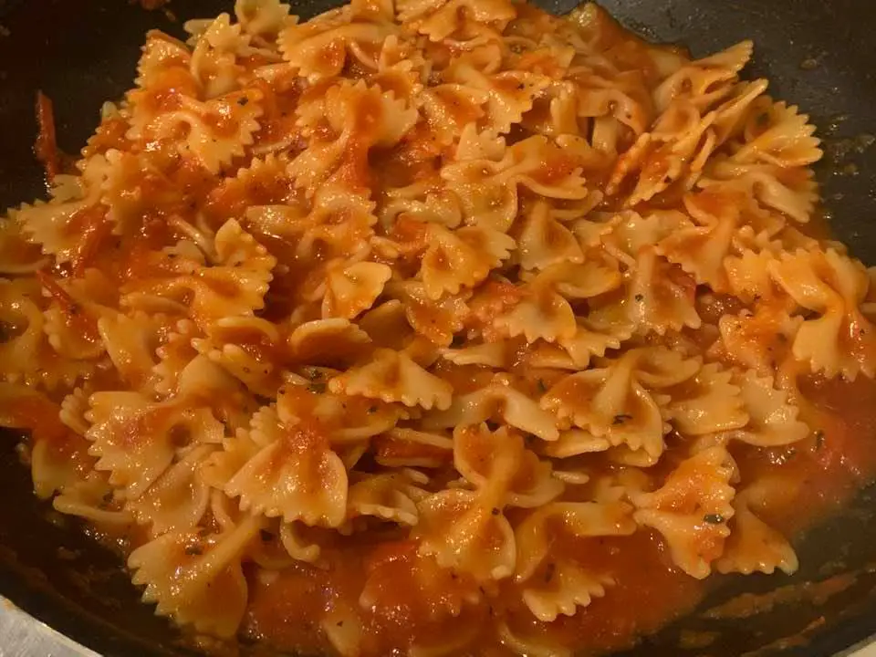 amestec paste cu sos amestec paste cu sos