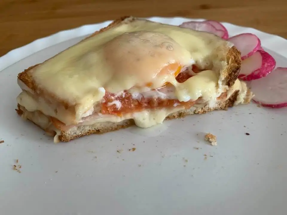 Sandwich-uri cu ou la cuptor