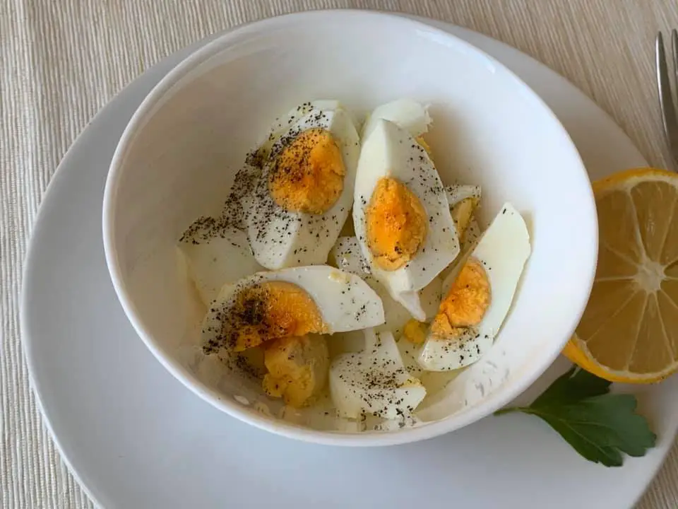 94759883_3323189677693726_6615981864869953536_n Salata de oua fierte