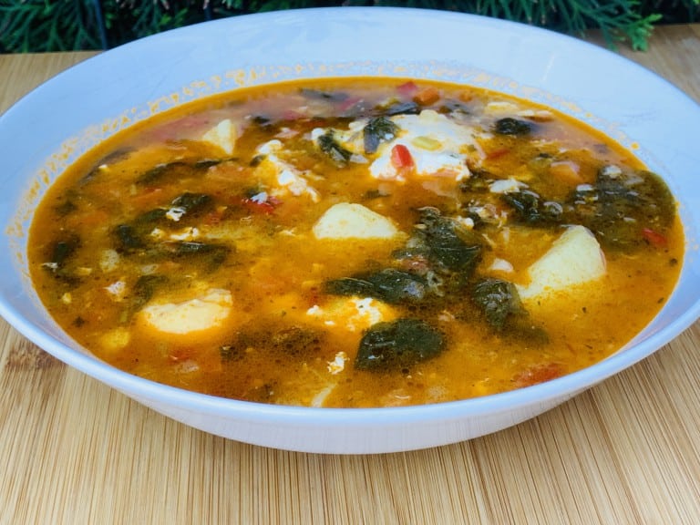 Ciorba de spanac cu carne de porc si ou