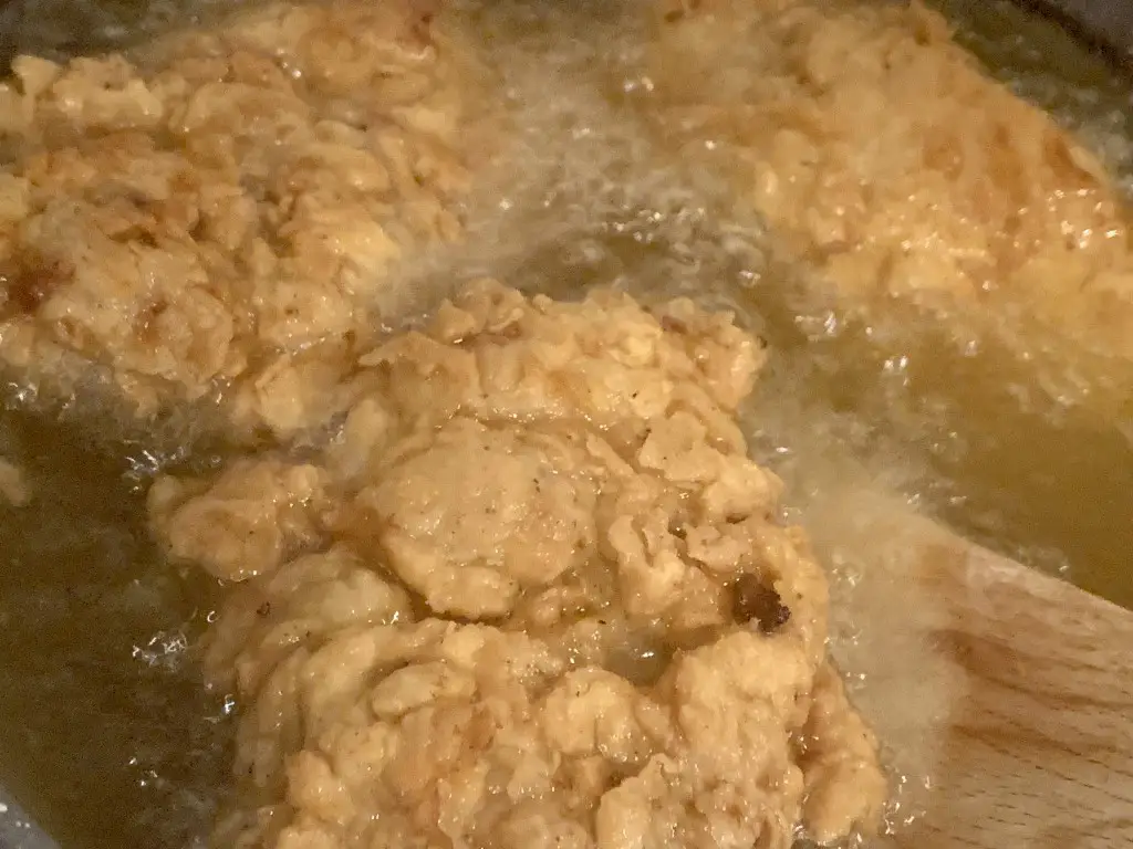 0AF8711B-F14E-4A88-8849-4E84DCEBA871 Popeyes Crispy Chicken Sandwiches
