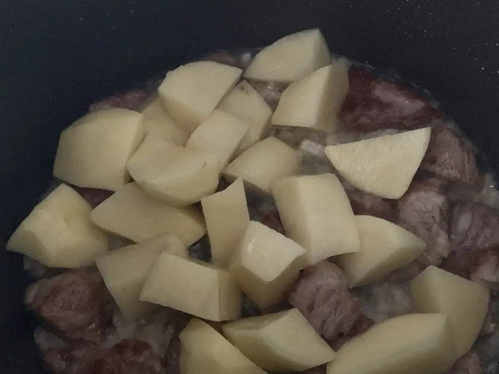 2AEBDF69-84DB-42BB-8246-CB7893E1794E Ciorba de spanac cu carne de porc si ou