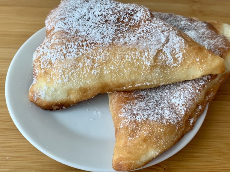 Branzoaice la tigaie cu branza dulce