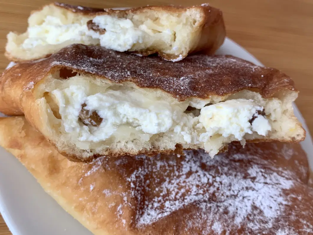 Branzoaice la tigaie cu branza dulce