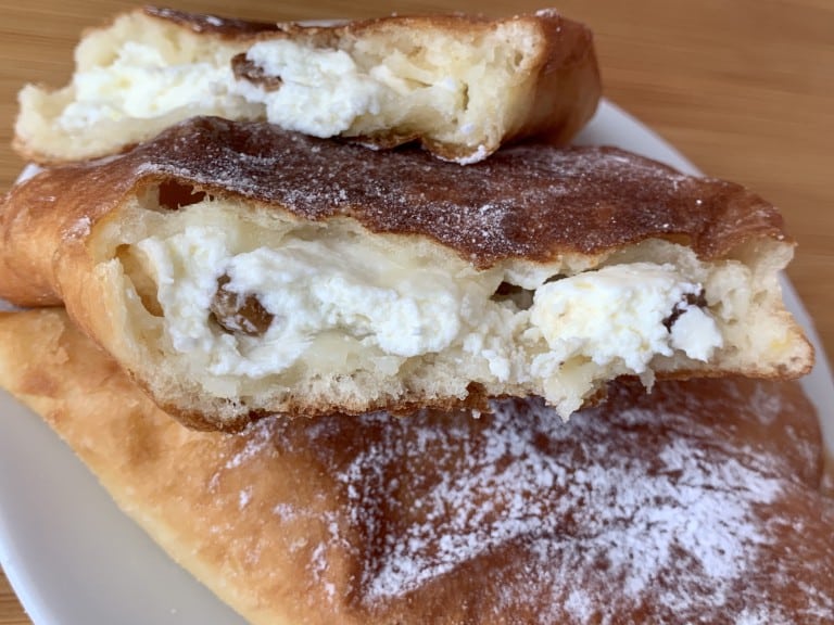 Branzoaice la tigaie cu branza dulce