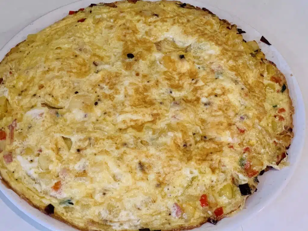28BF9F46-B520-48E3-83E3-E4F65DCA3187 Omleta spaniola cu cartofi / Tortilla espanola