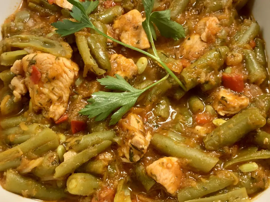 Fasole verde cu piept de pui