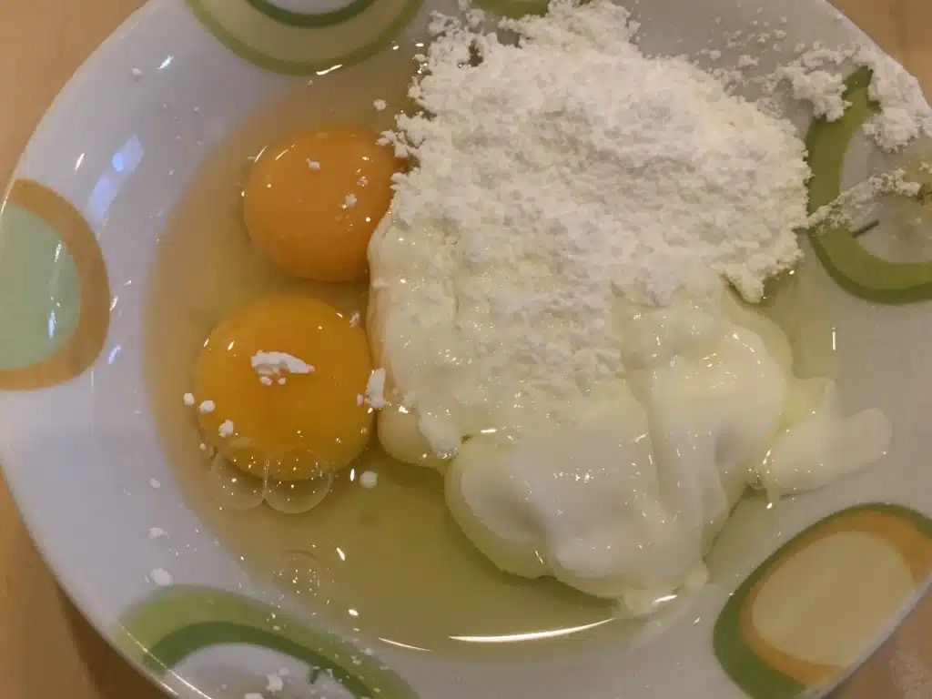 D02DFEB7-F73D-4AE0-9B5E-6922F1AE66E3 Placinta creata cu branza dulce si stafide