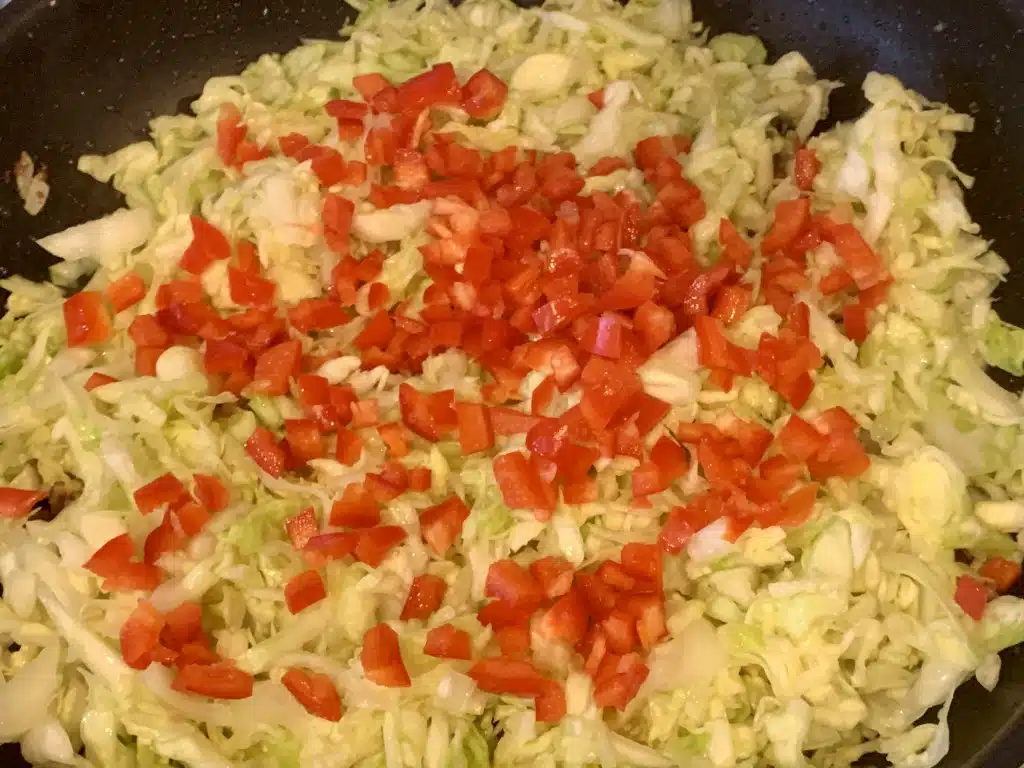 F2884482-6F35-4ABA-AA3F-BAC9B9334747 Varza dulce calita cu carne de porc