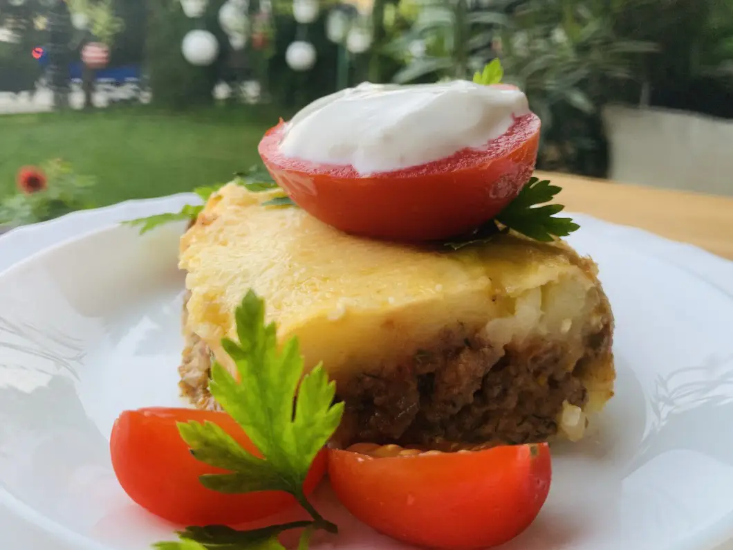 Musaca din carne tocata cu piure de cartofi