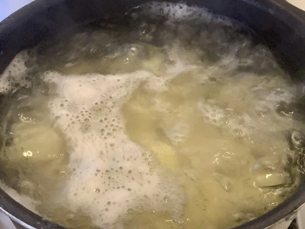 B9BF7C09-5415-4F45-9C40-D6C08279706C Musaca din carne tocata cu piure de cartofi