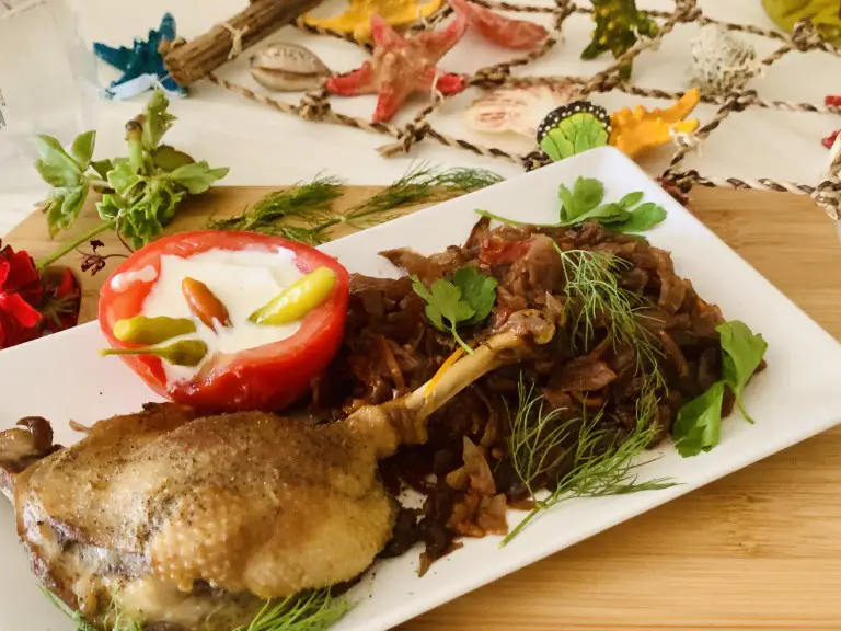 Gasca pe varza rosie la slow cooker