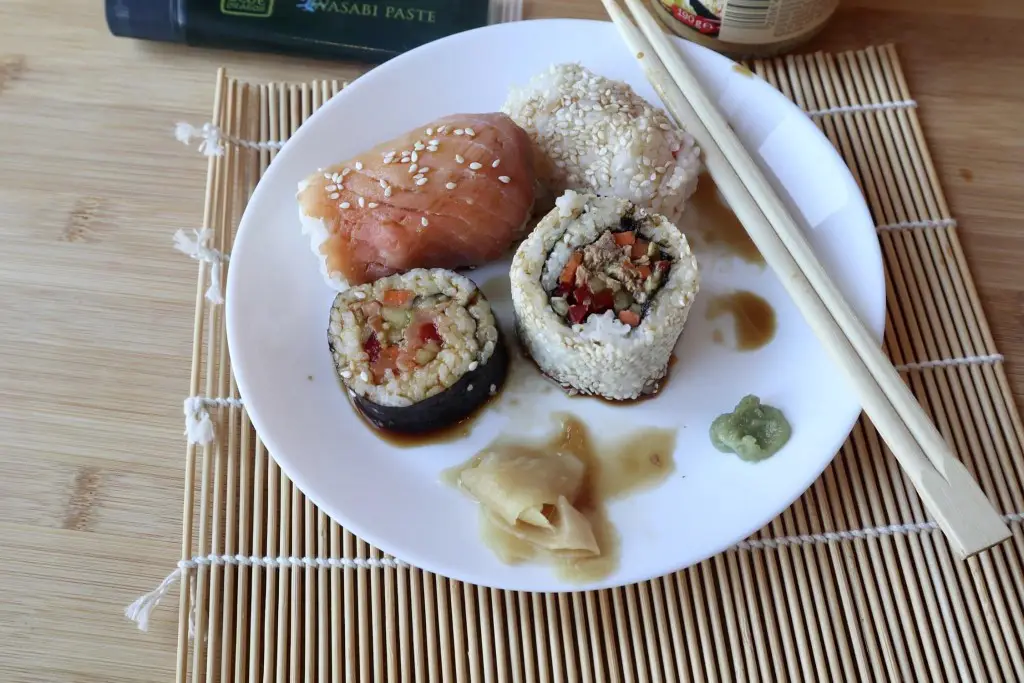 2B1A6F3C-3B18-4787-997C-FD419CCDE106 Sushi – maki, uramaki, nigiri