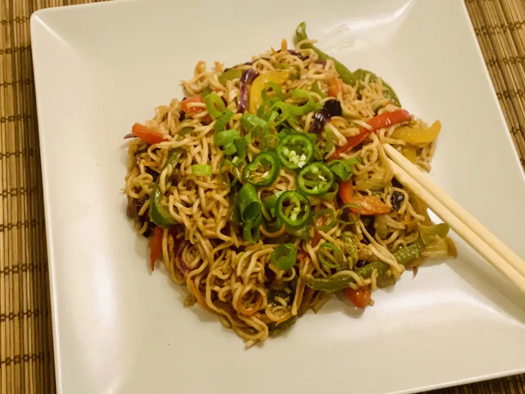 BB4B57B5-7242-40DE-8796-F07451B42CDC Lo mein cu legume ( de post )