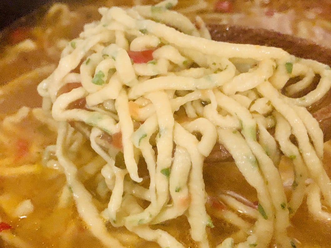 Taitei de casa cu patrunjel verde