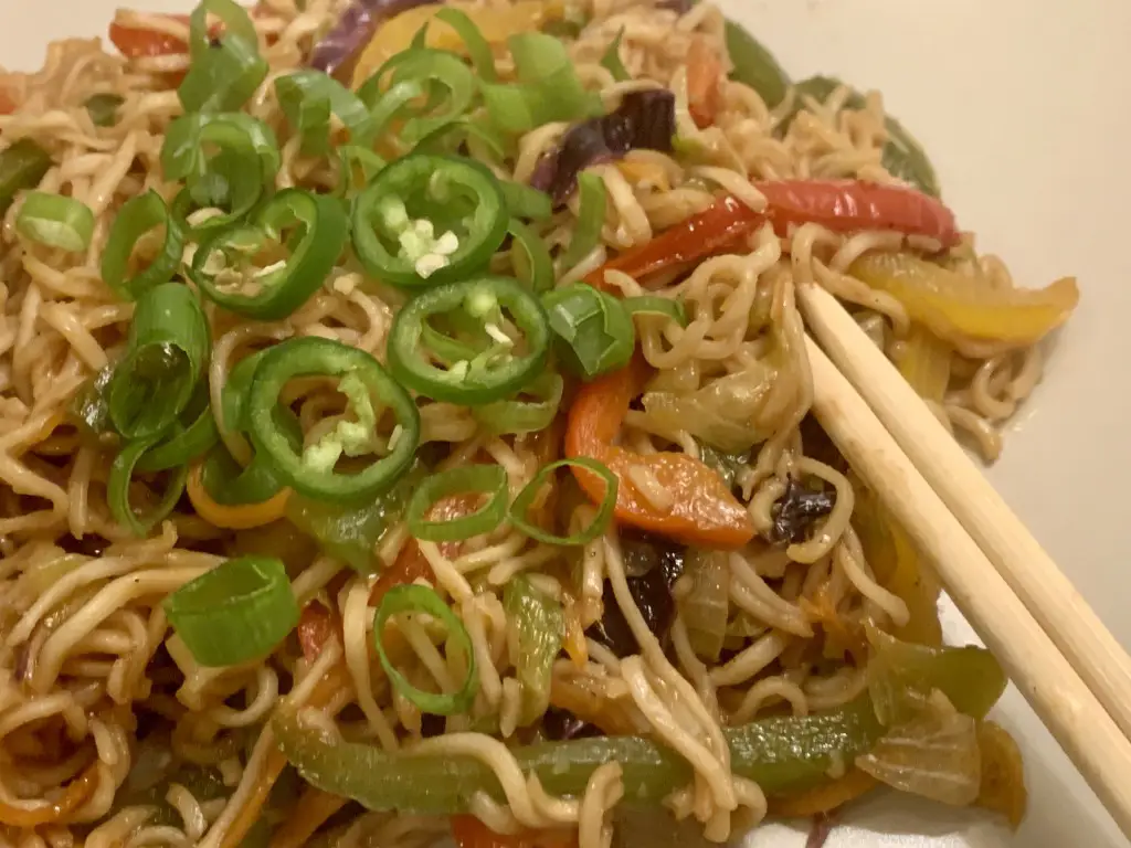 E45D35FD-D74D-4E69-89F3-88585793BE94 Lo mein cu legume ( de post )