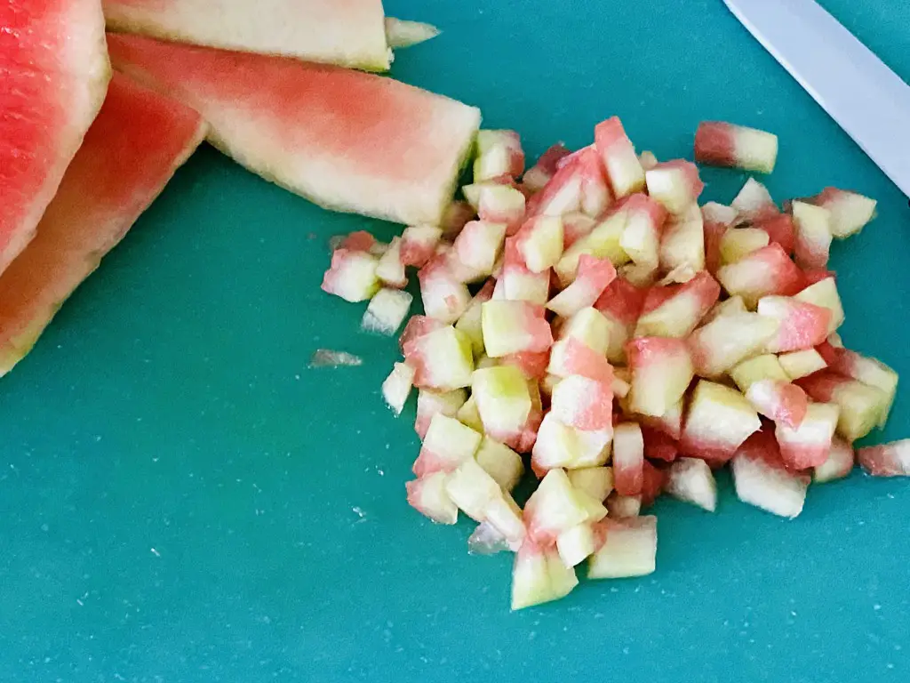 62BA5A2B-CC0B-46C5-B002-2717CA2A16DF Dulceata din coaja de pepene verde cubulete