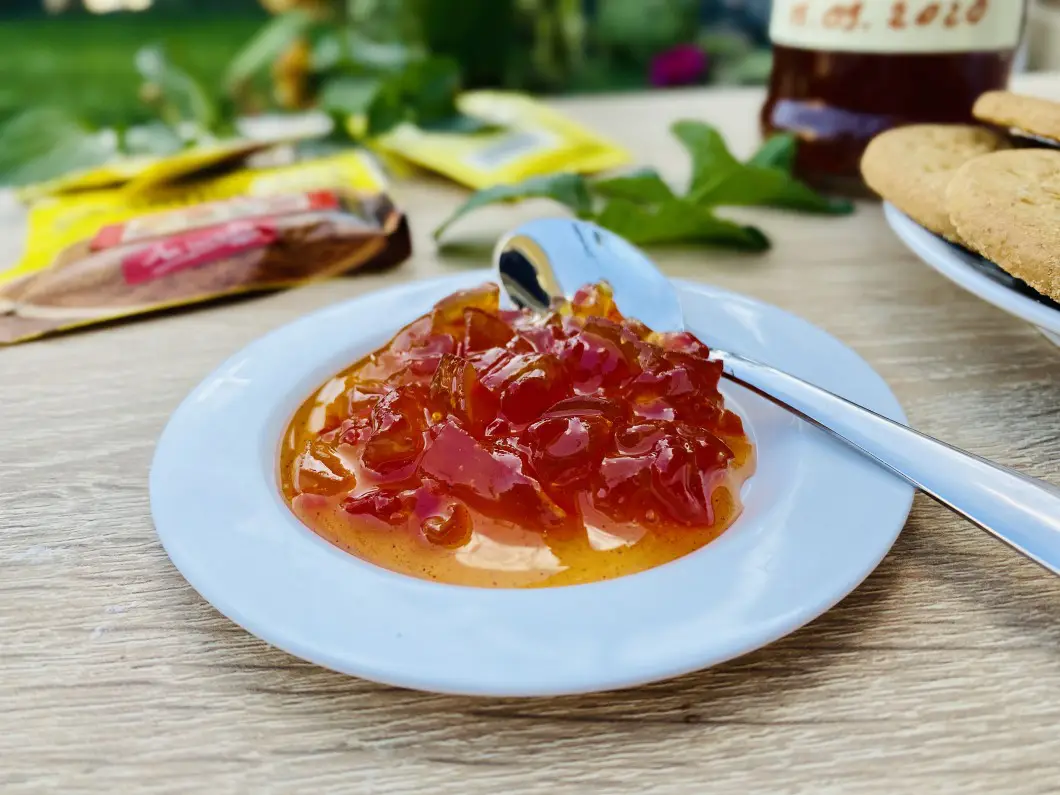 Dulceata din coaja de pepene verde cubulete