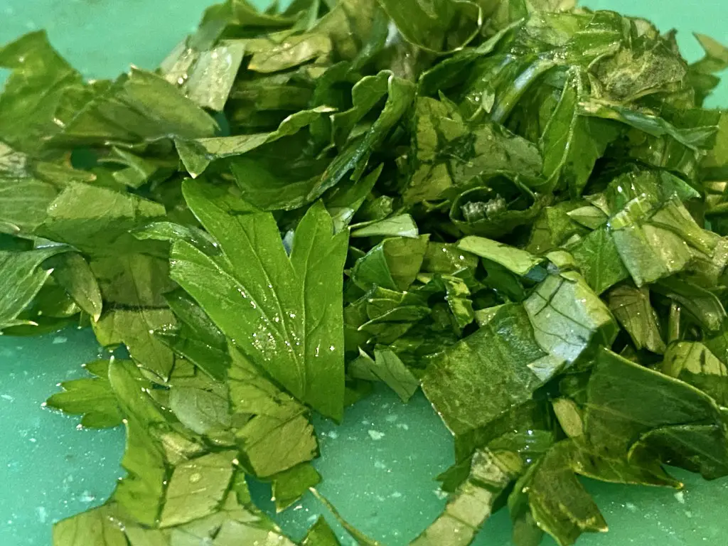 F5F58DB5-A0CE-4A7E-B9A9-B43D9B8D5392 Ciorba de fasole cu afumaturi – taraneasca