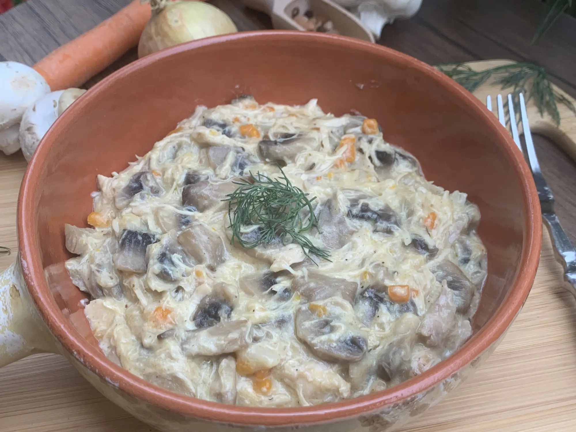 Ciulama de ciuperci cu piept de pui