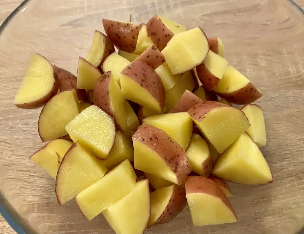 00C96116-31F4-4B2C-A93A-BE06B51B094E Friptura de porc prajita in unt cu ierburi aromatice si garnitura de cartofi aromati