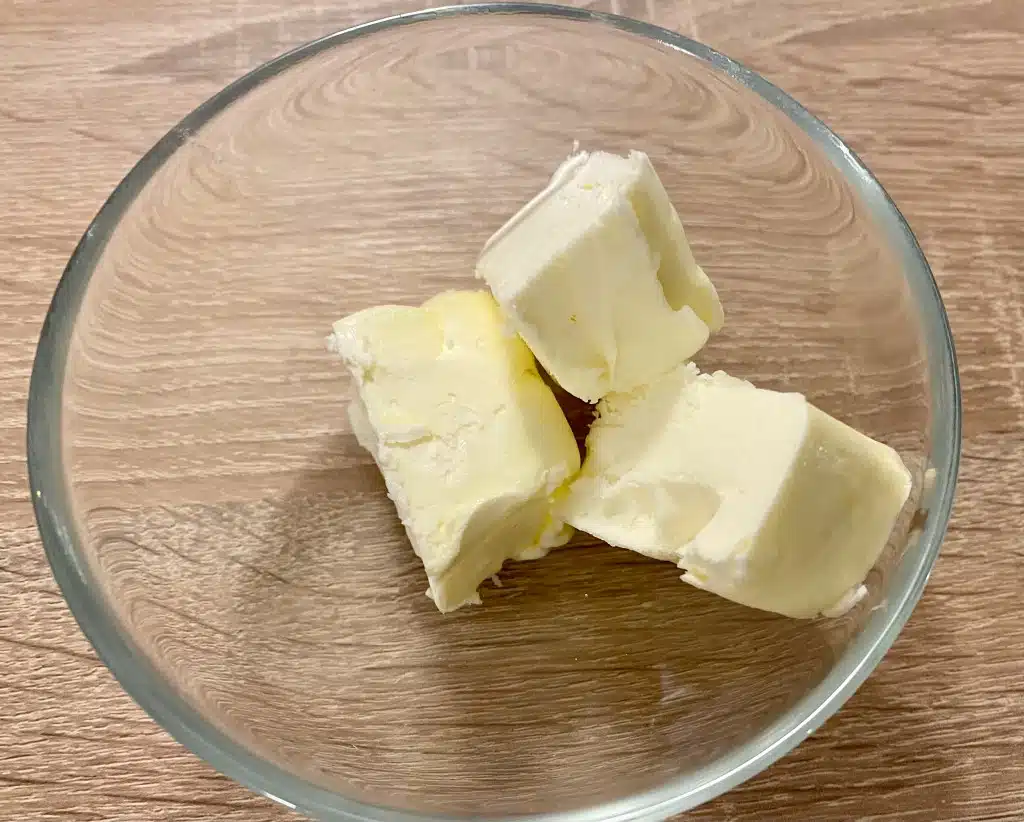 89B86D67-1634-4CE9-A018-78CAB2DDA4D9 Friptura de porc prajita in unt cu ierburi aromatice si garnitura de cartofi aromati