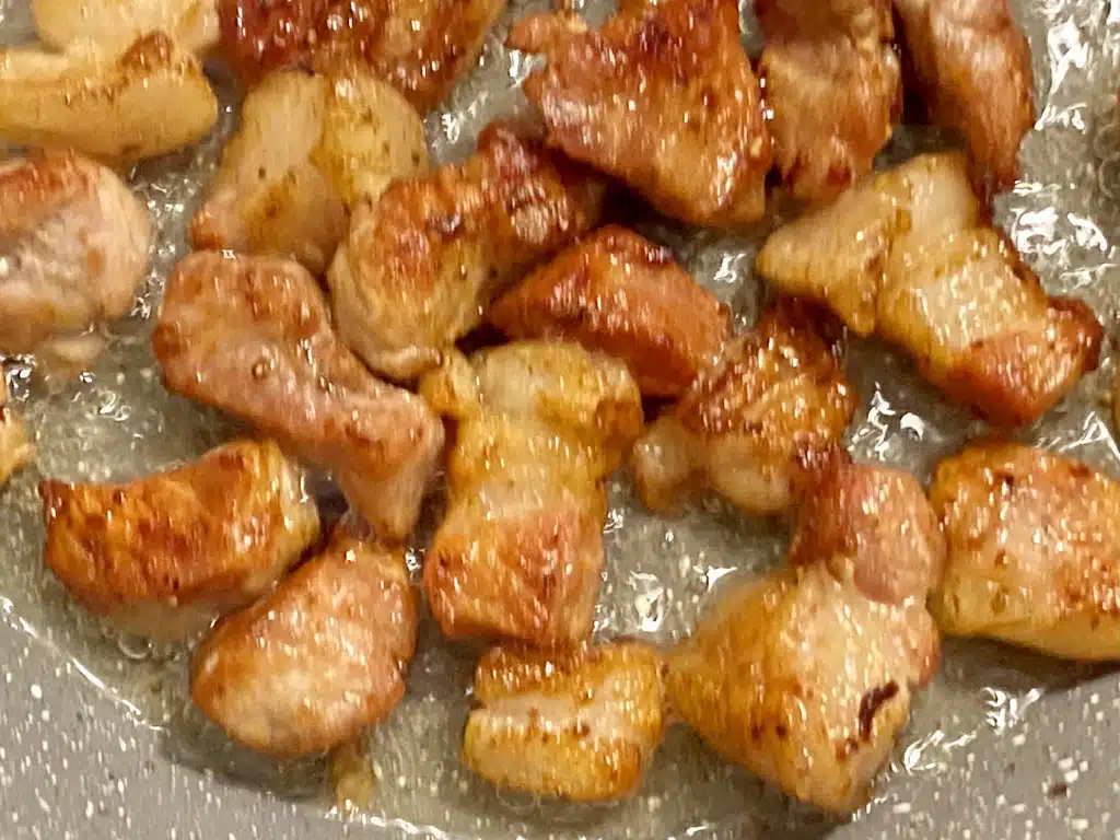 C18E16C0-5BE3-4ECF-B137-6E71D08ECEF8 Iahnie de conopida cu carne de porc