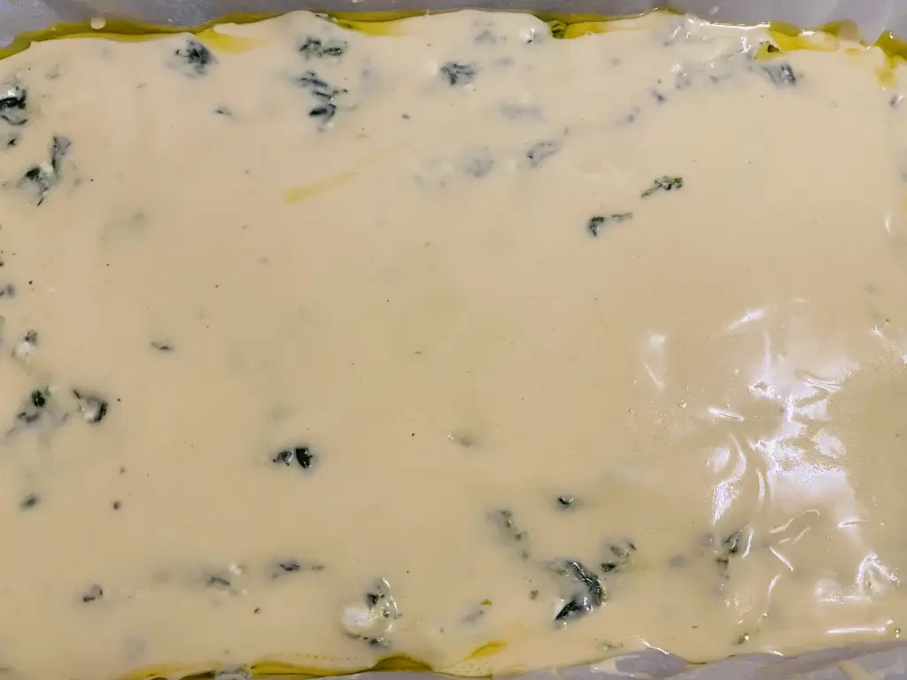 1D6DB5D1-3CE1-4570-B343-7FEDA00D78A1 Placinta cu branza feta si spanac fara framantare si dospire (Spanakopita)