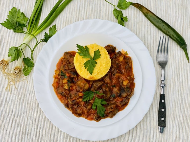 Tocanita de ciuperci cu legume – de post