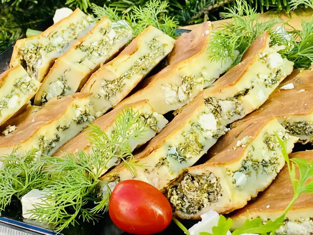 4517239B-41D6-4AED-9FEB-9555ADA79572 Placinta cu branza feta si spanac fara framantare si dospire (Spanakopita)