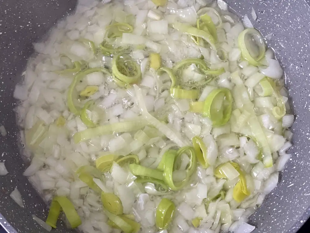 5A4B0A68-EFB8-4F2A-B279-0B916758851E Tocanita de ciuperci cu legume – de post