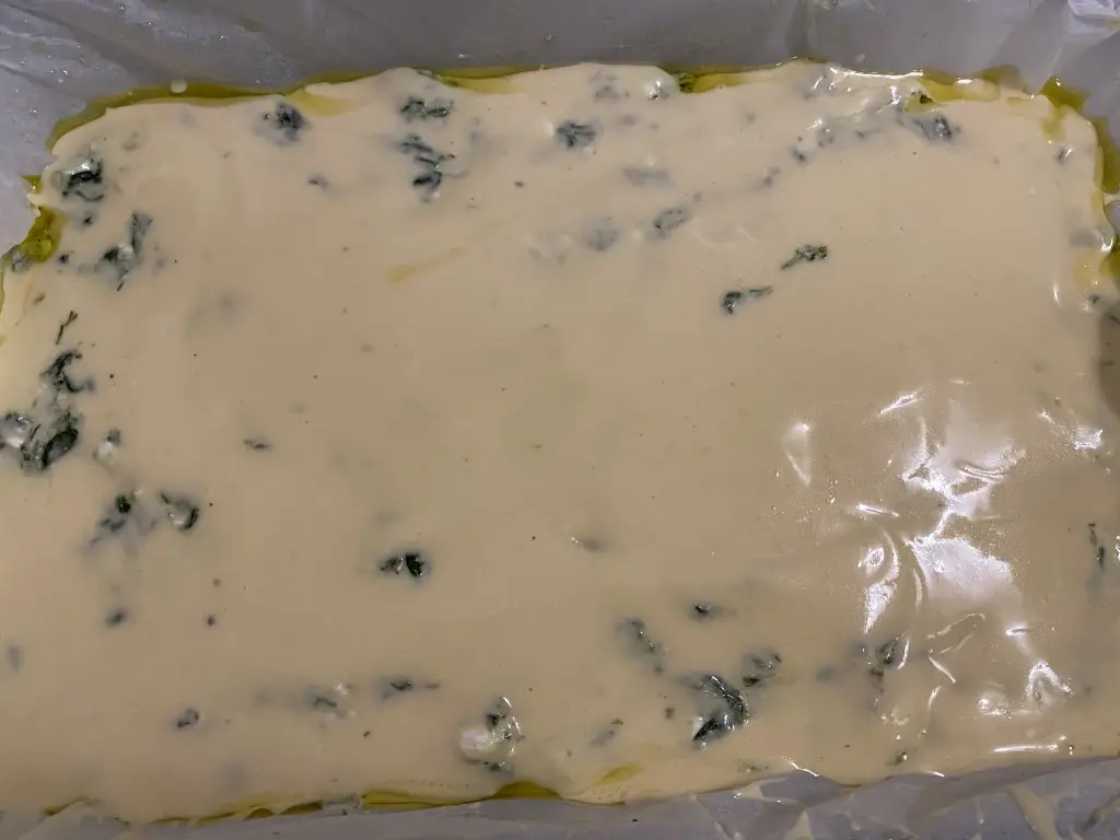 DE0ECFE4-ADA3-427E-B3DA-F9BE7BE25BAB Placinta cu branza feta si spanac fara framantare si dospire (Spanakopita)