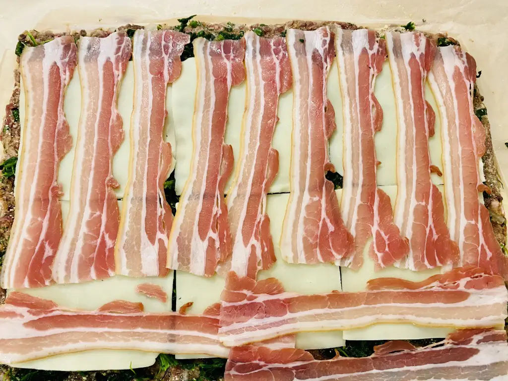 EBAA62AD-5C81-404F-8F23-10EBA71BD7FE Rulada din carne amestec porc-vita in stil de drob