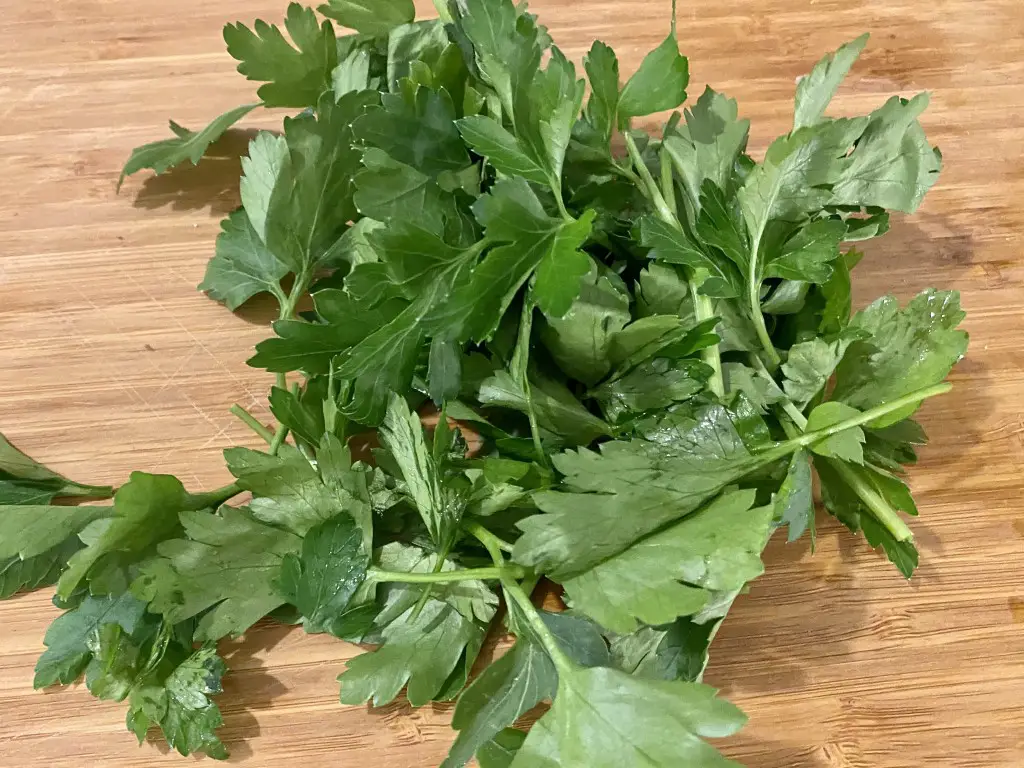 7E1A0E85-A1CB-4F8D-B08C-DCE0E9C6EF47 Sardine la grill cu sos Gremolata si mamaliguta