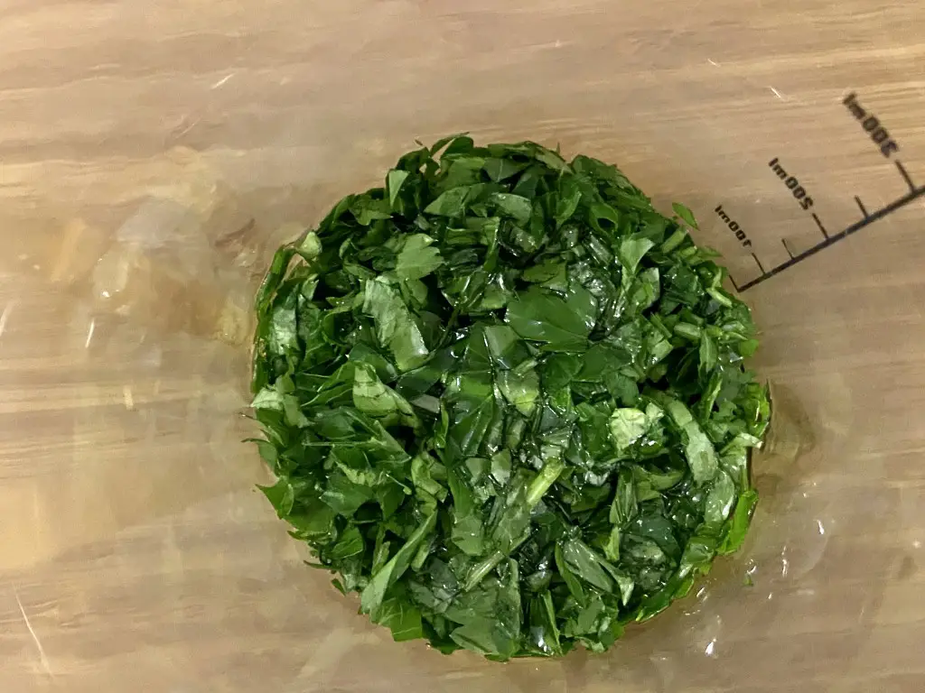 9B6E5748-ABF0-47FC-9A24-EDAA5070C8E6 Sardine la grill cu sos Gremolata si mamaliguta