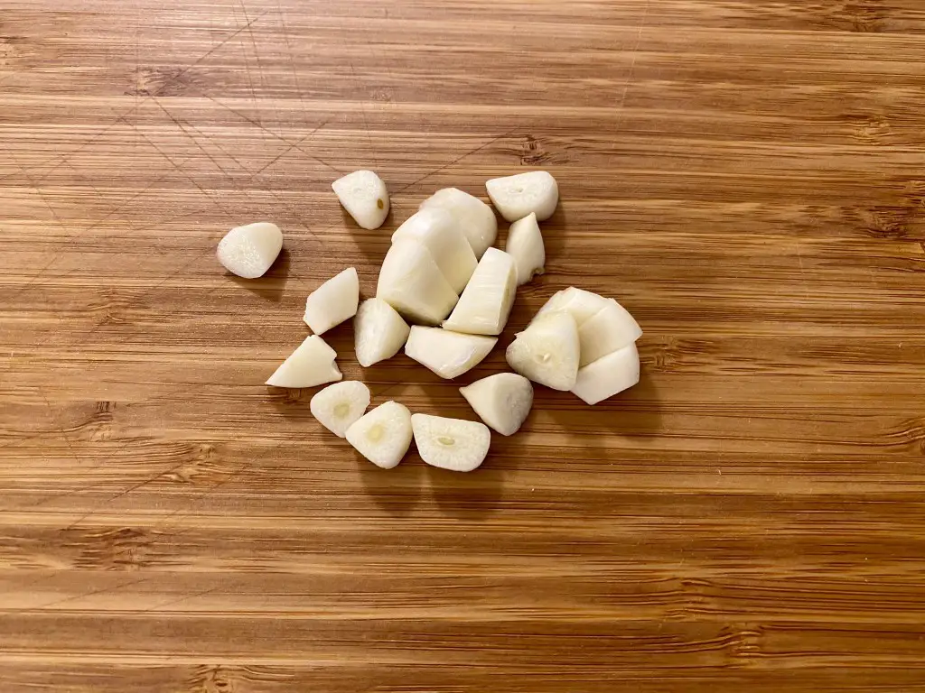 D1E1D7DE-3E6C-4C64-BFCC-11750142F717 Escalop de porc cu ciuperci, piure de cartofi cu sfecla rosie si salata de castraveti