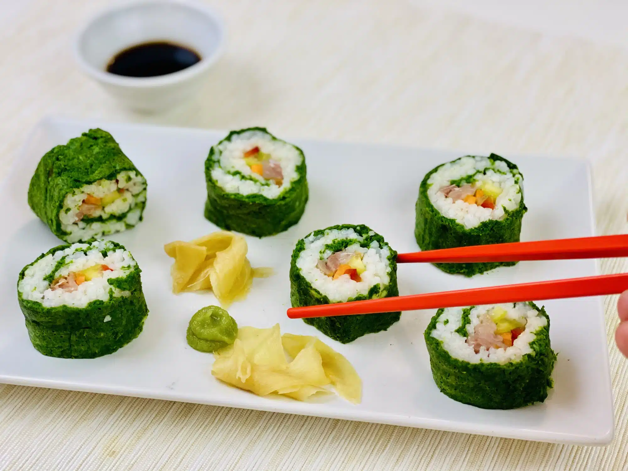 Sushi cu foaie nori din spanac
