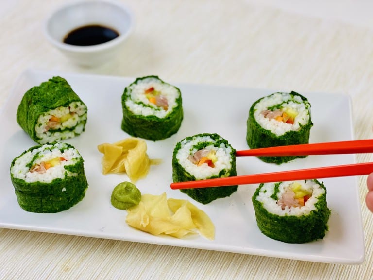 Sushi cu foaie nori din spanac