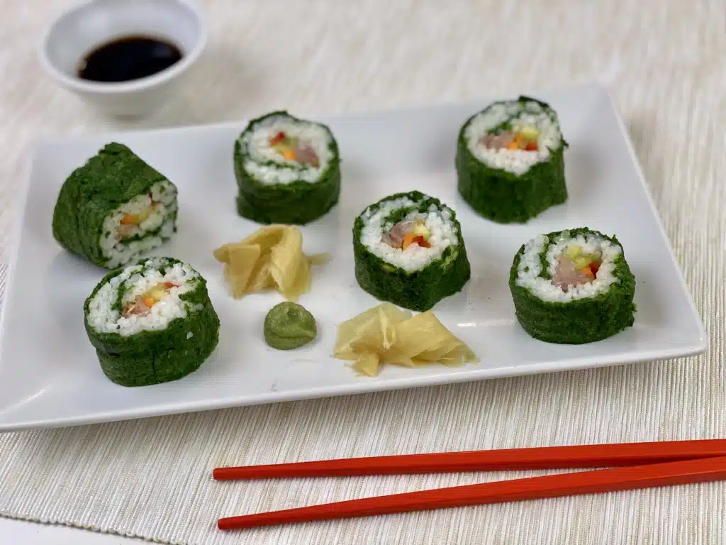 871F9FE5-2CA3-4FC1-A2A2-73C8AC105707 Sushi cu foaie nori din spanac