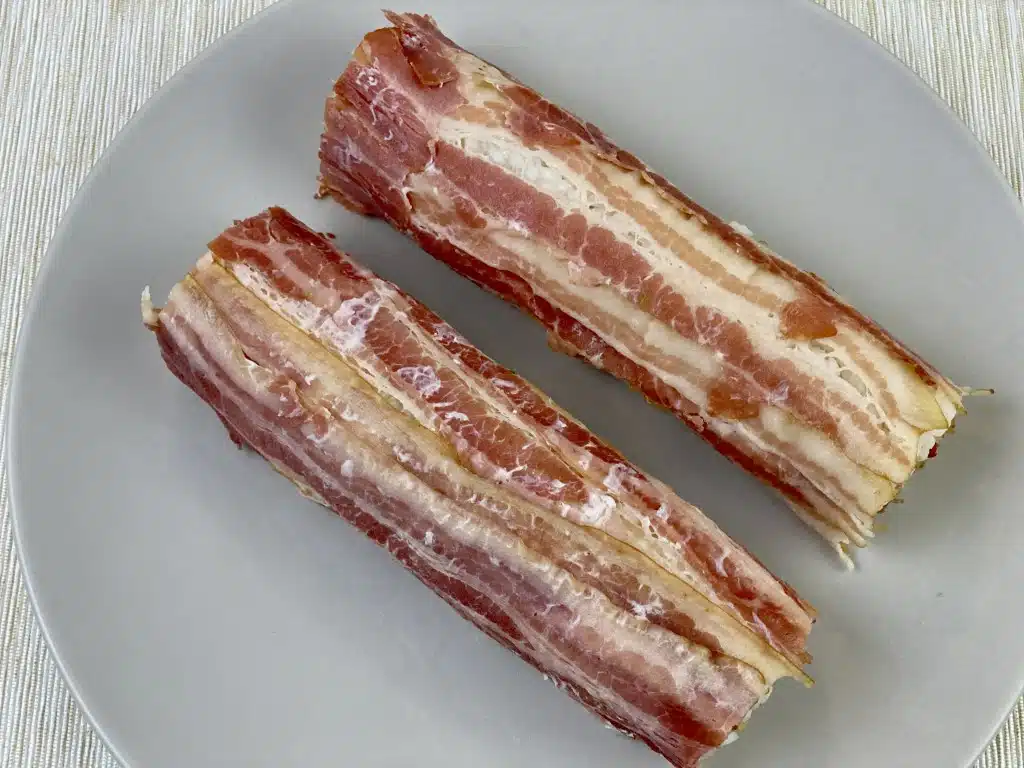 3F1D5996-9317-4D03-9462-000E1AE03C94 Sushi cu foaie nori din bacon