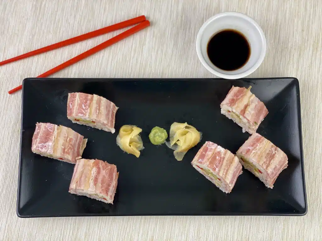 7E9226F1-D955-498C-B4EC-245C7E7B4623 Sushi cu foaie nori din bacon
