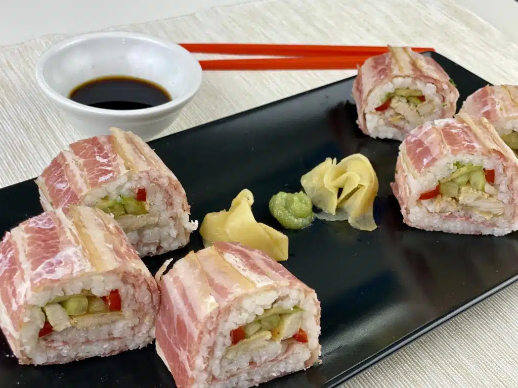 97DE9375-D5CB-4791-8249-57969E519A22 Sushi cu foaie nori din bacon
