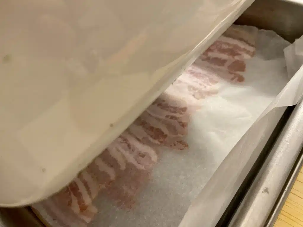 ACA58019-479D-4CC9-889B-3815AEA0EBEB Sushi cu foaie nori din bacon
