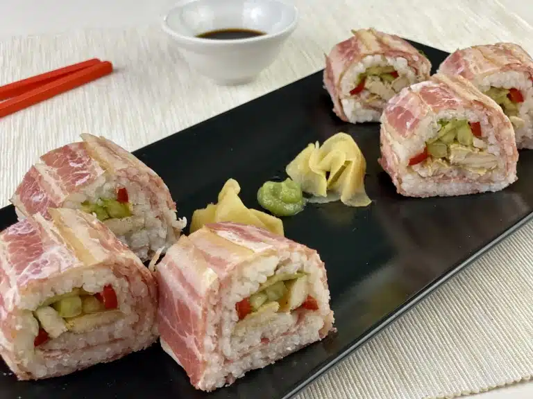 Sushi cu foaie nori din bacon