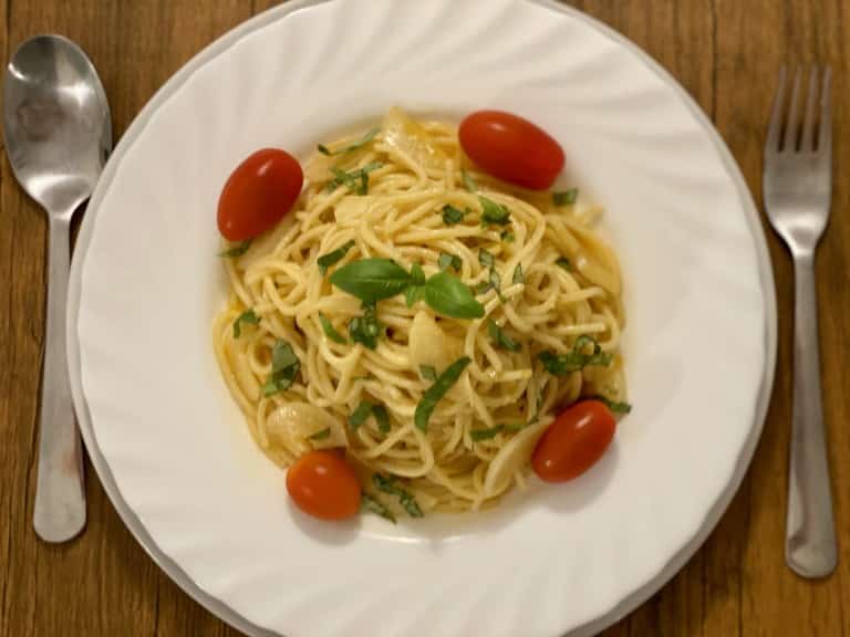 Spaghete cu usturoi si ulei de masline