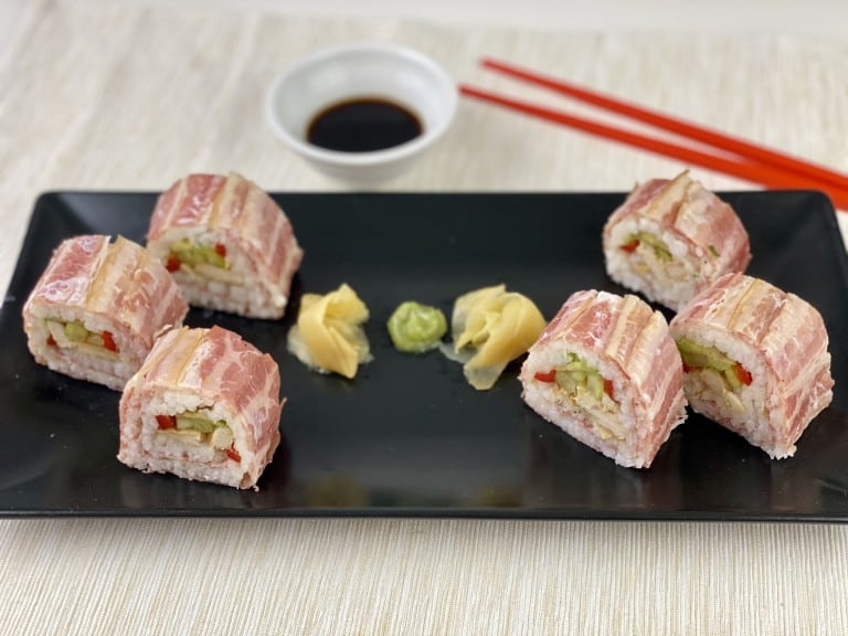Sushi cu foaie nori din bacon