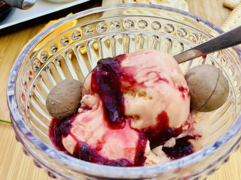 1BE6FFF5-8D5E-4A9E-AB1F-662934C29870 Dulceata din maci salbatici